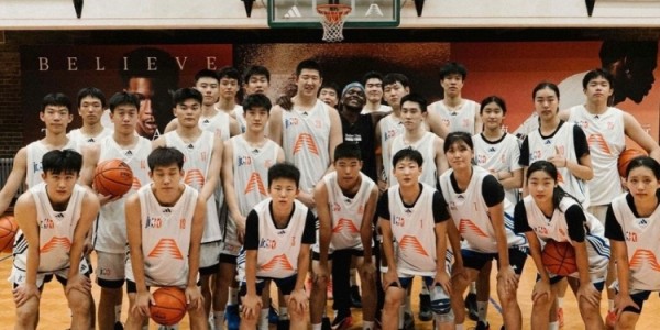 开云-爱游戏-爱德华兹社交媒体发布中国行图集 拼音Huá Zī致意华夏文化